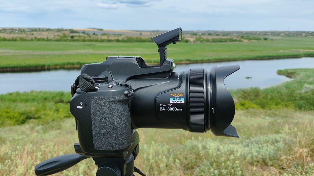 Nikon Coolpix P1000 125x Zoom Wi-Fi 4K + Сумка  зумовик