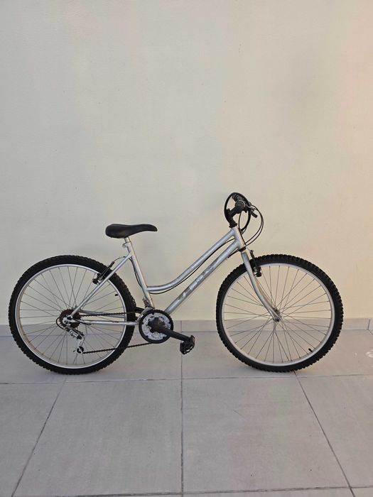 Bicicleta para adulto, senhora.