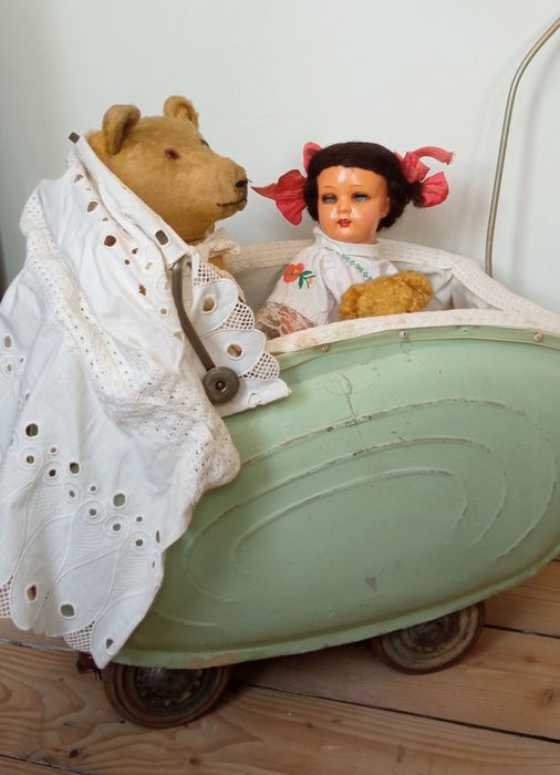 Przedwojenny kolekcjonerski duży wózek antyk dla lalek