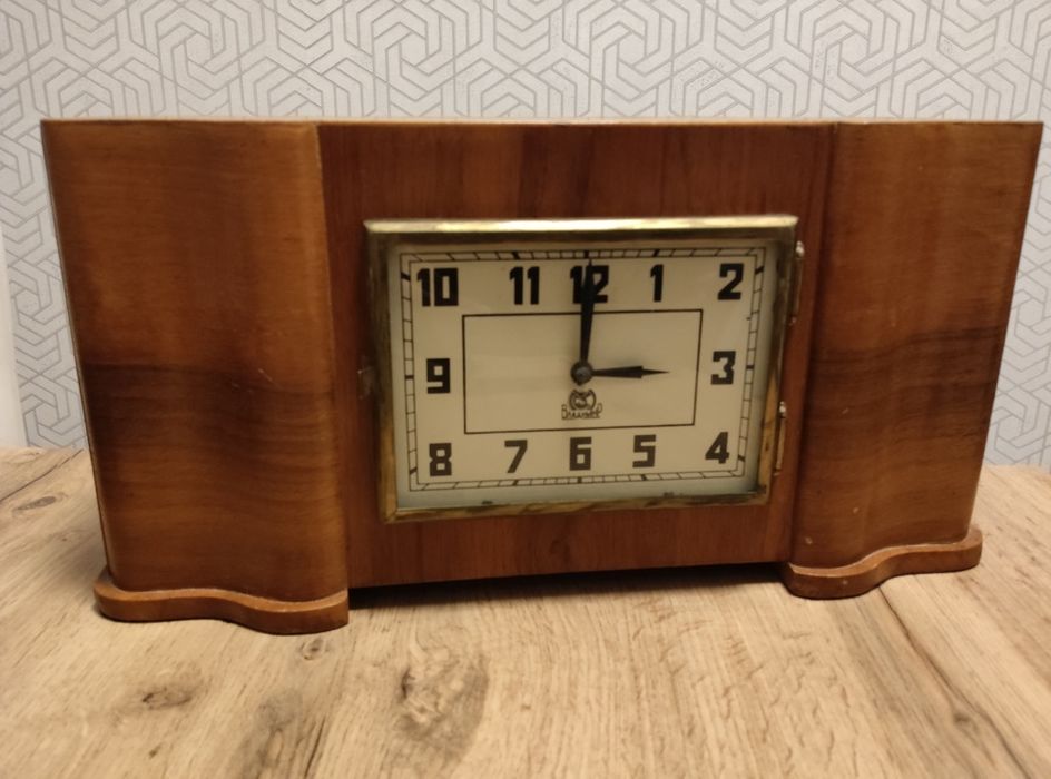 Часы механические настольные с боем.«Владимир». СССР