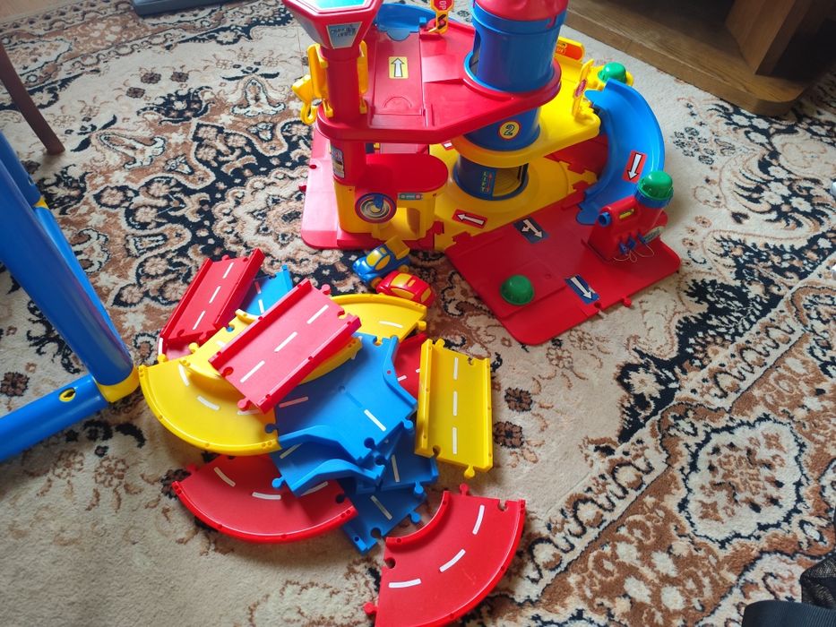 Wader garaż tor zjeżdżalnia winda autka