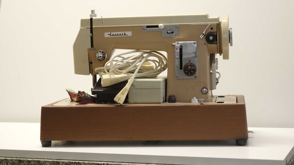 Maszyna do szycia Łucznik KL432