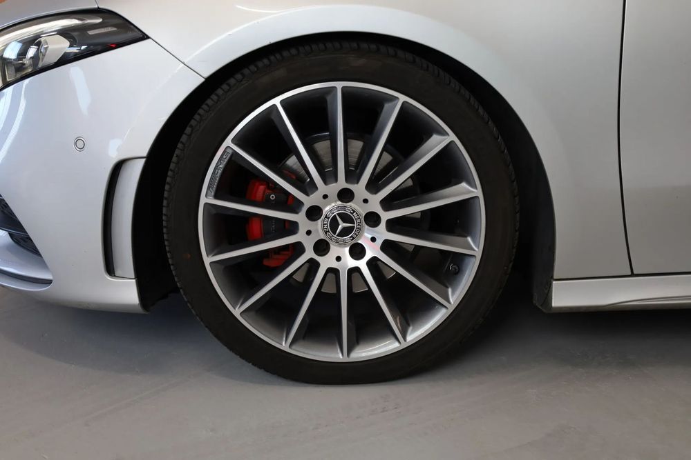 Mercedes-Benz A 180 d 7G-DCT AMG Line foto 4
