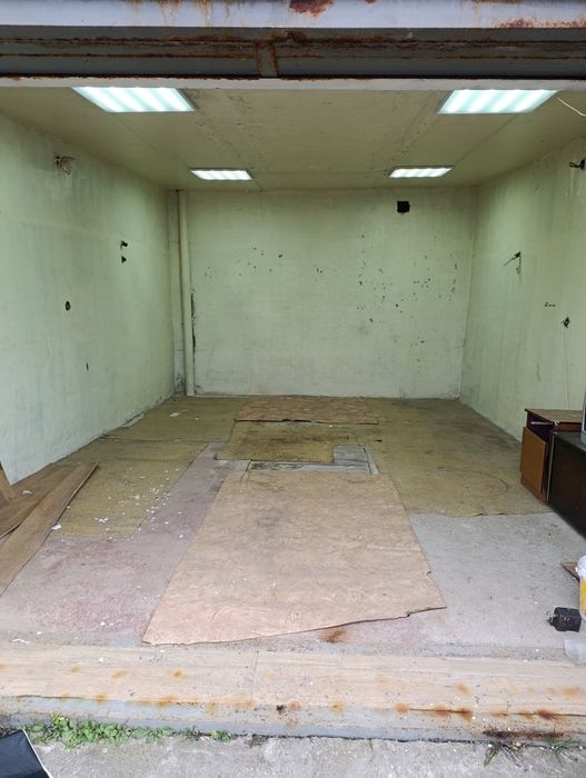 Продам капітальний гараж в ГК «Лада»