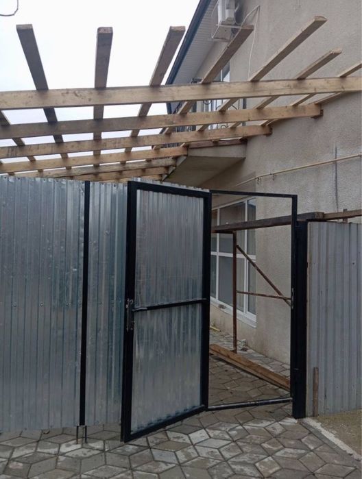 Здається 2 кімнатний будинок.