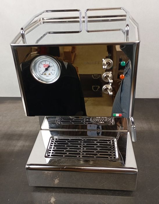 Італійська еспресо машина Quick Mill