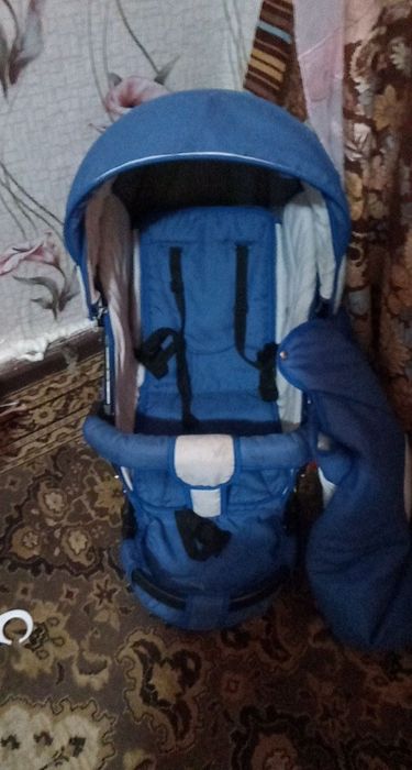 Продам каляску в хорошем состоянии нужно заменить покришки