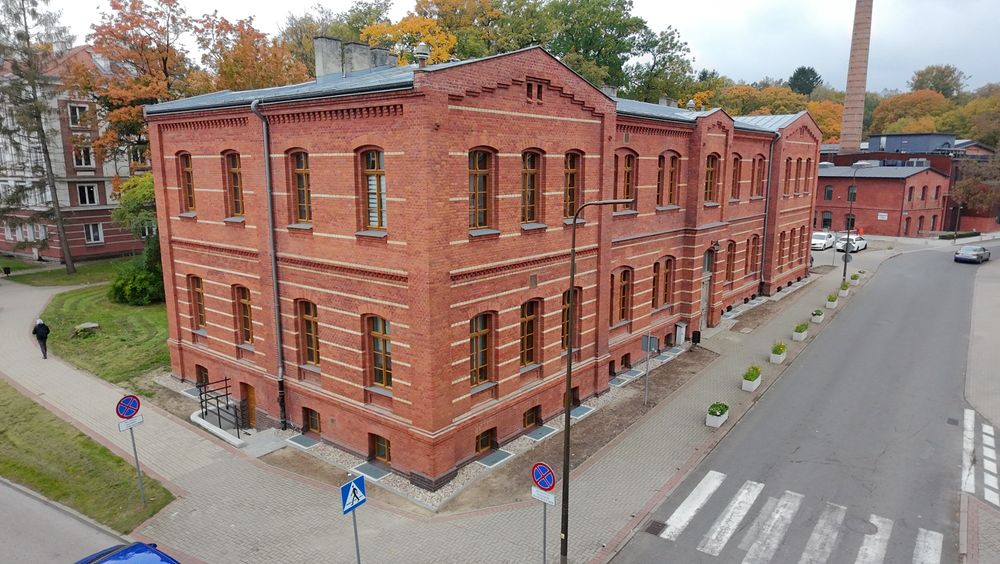 Usługi dronem. Zdjęcia i filmy z lotu ptaka. Cała Polska ! Loty 40 min