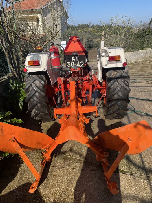 Trator David Brown 885 + charruas + frese + gamela