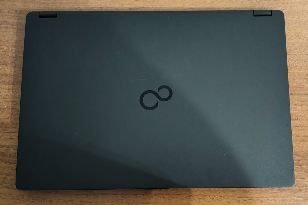 Fujitsu U7510; 7U15A1"15.6""FullHD" ОЗУ-8gb,SSD256gb