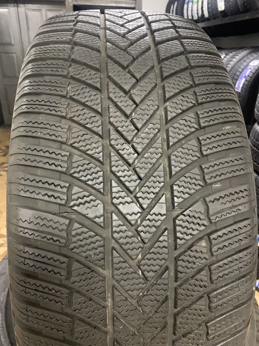 285/45/21 113W Bridgestone BLIZZAK LM005
