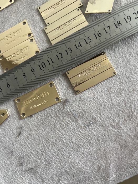 Нашивки метал золото: 10 грн. - Мода різне Харків на Olx