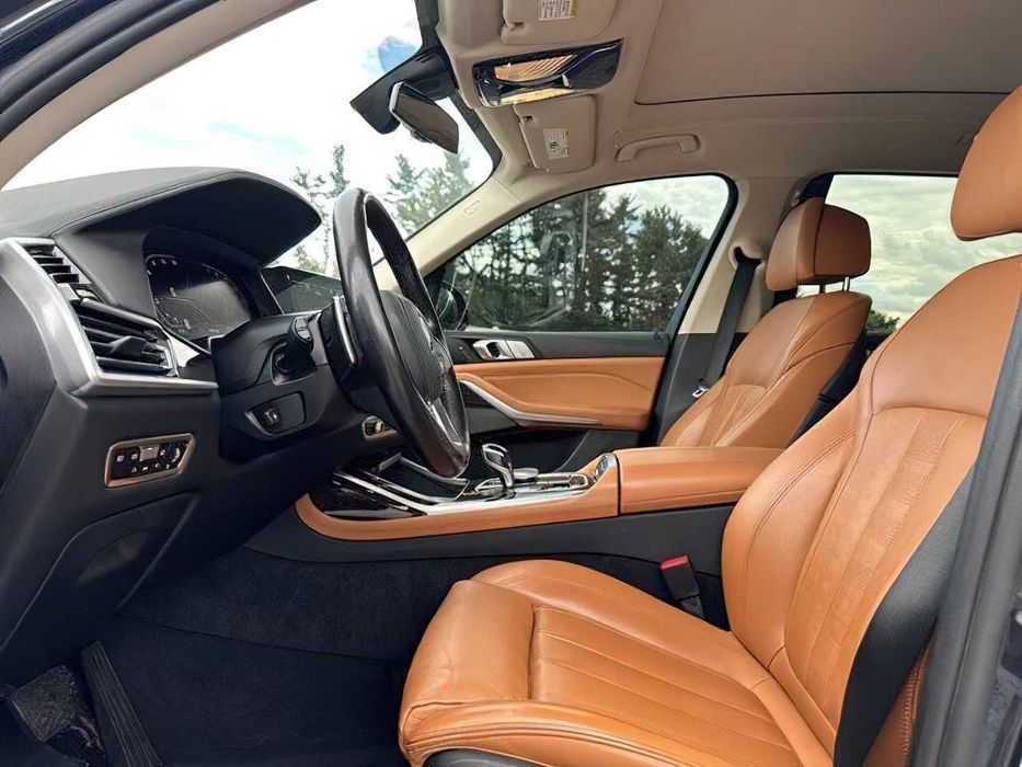 BMW X7      2021