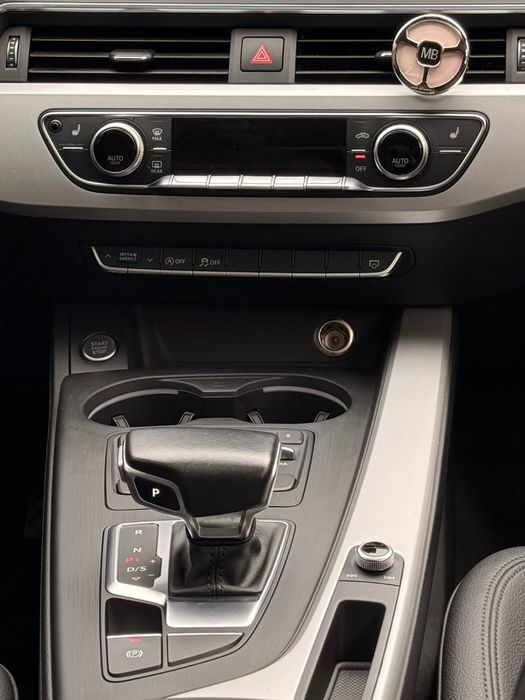 AUDI A4B9 2016.