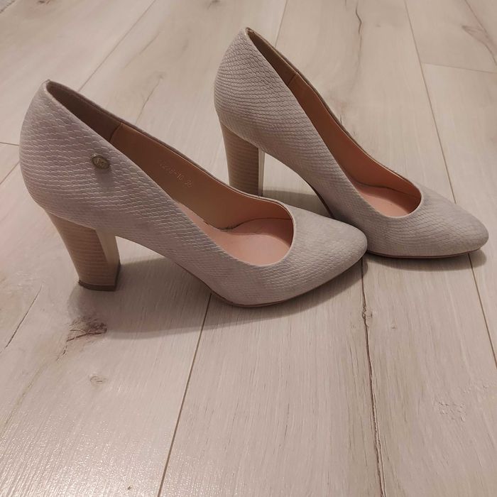 Buty damskie na słupku rozm36