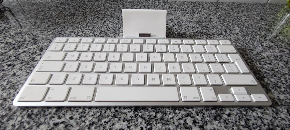 Apple Keyboard A135964737841064577123