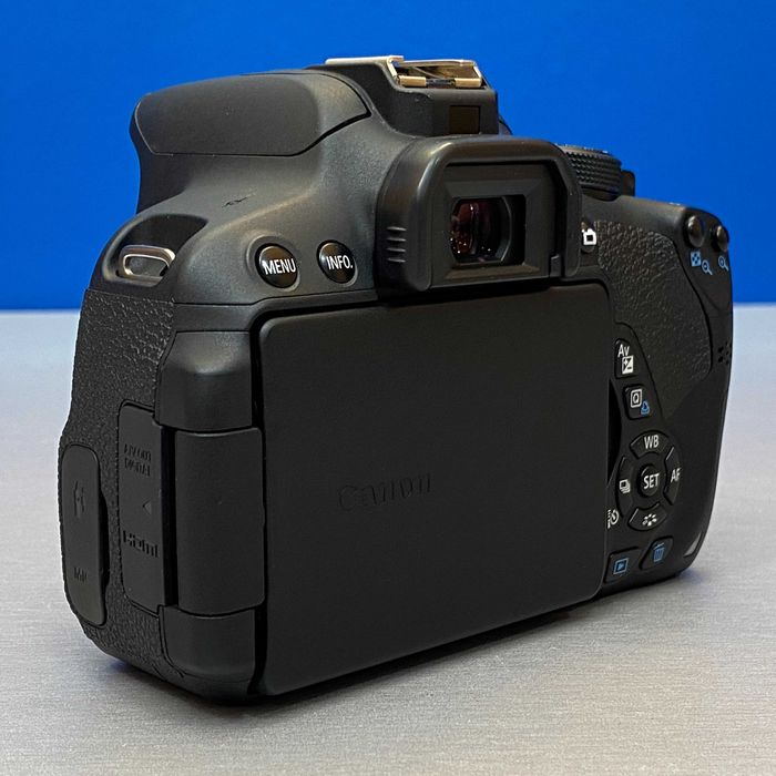 Canon EOS Rebel T5i (700D - Corpo) - 18MP