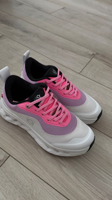 Кросівки on x Loewe on Cloud