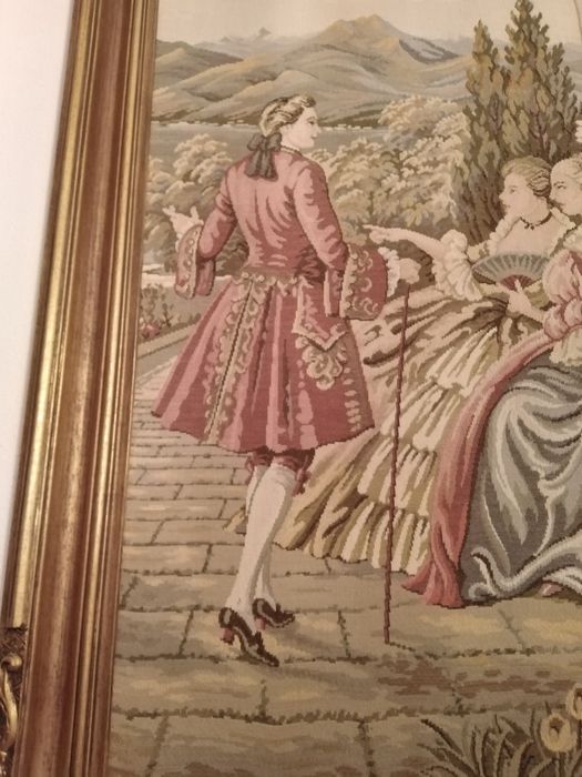 Quadro em Tapeçaria Gobelin com Cena da Corte e Moldura de Talha Doura