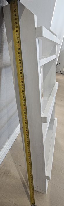 Regał na ksiązki wiszacy