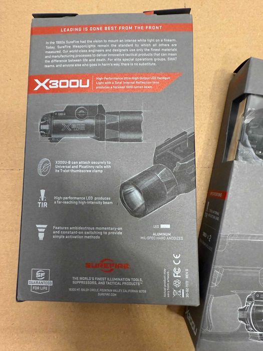 Latarka taktyczna SureFire X300U-B 1000 lumenów