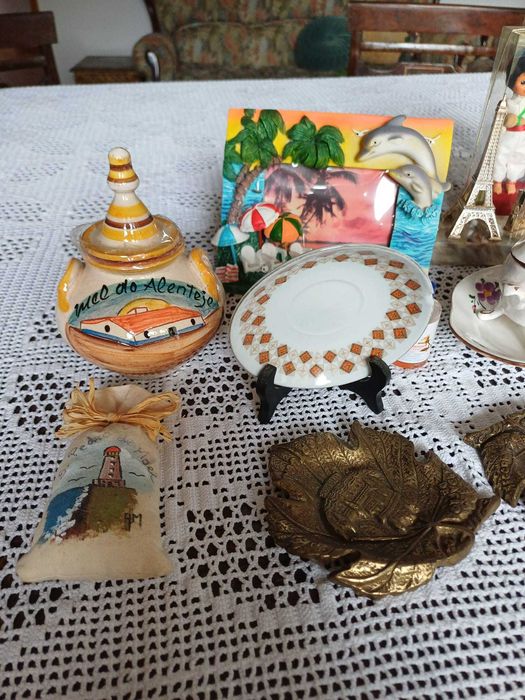 Peças decorativas diversas