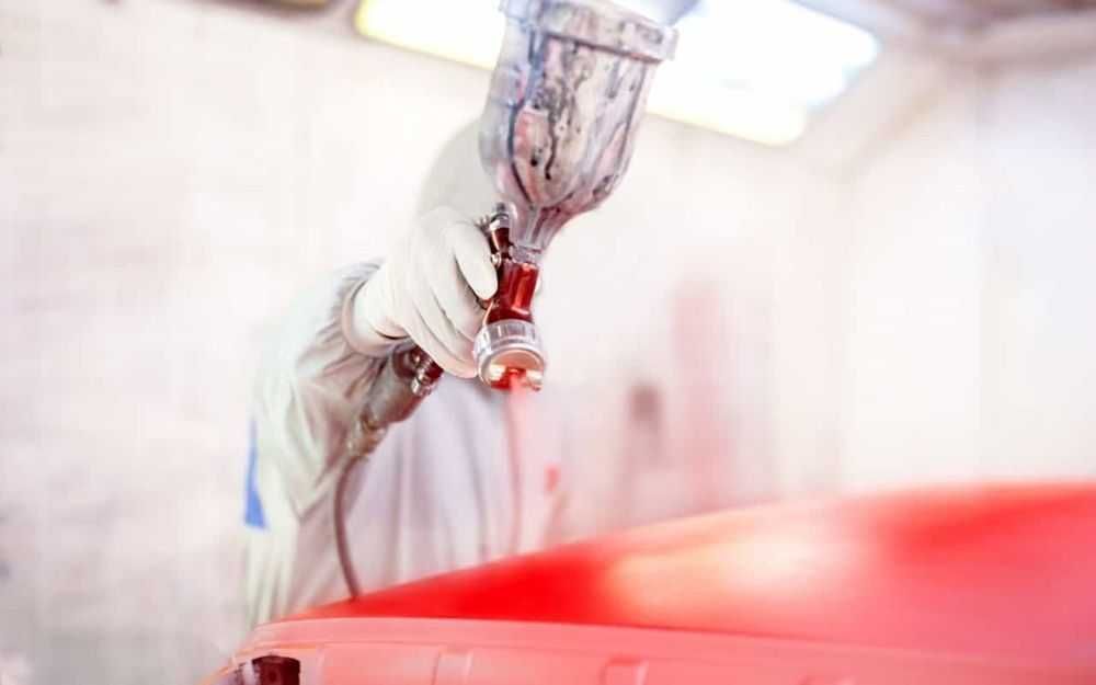 Profesjonalne usługi lakiernicze w komorze LAKIERNICTWO SAMOCHODOWE