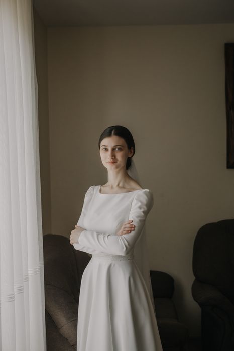 Красиве просте весільне плаття