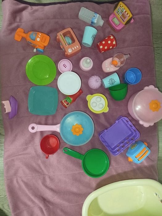 продається лот іграшок для дівчаток