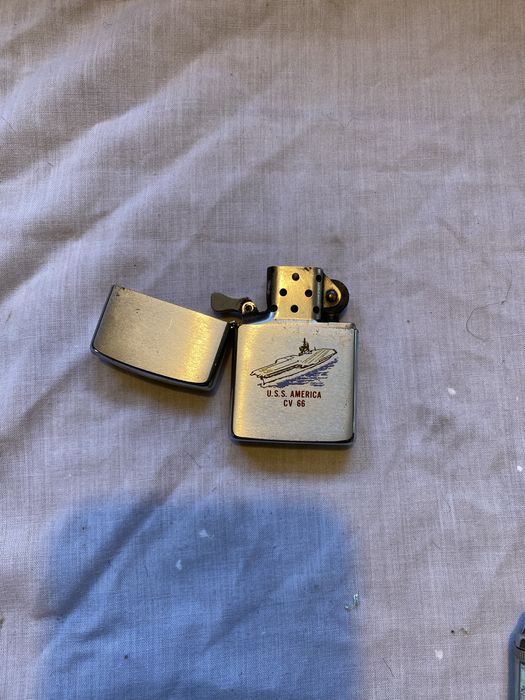 Isquerio zippo uss america cv 66