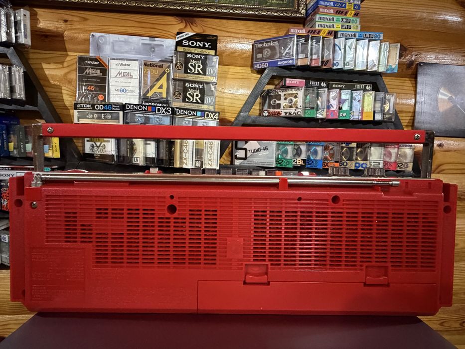 Продам магнитолу Sony CFS-V11