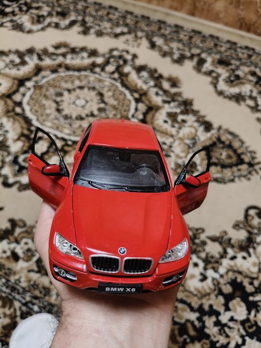 Іграшкова машинка BMW X6 (металева)