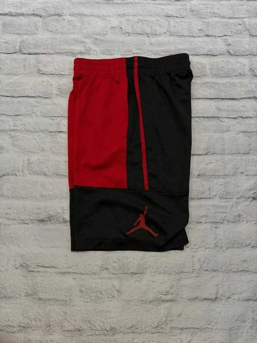 Czerwono-czarne spodenki sportowe Air Jordan S