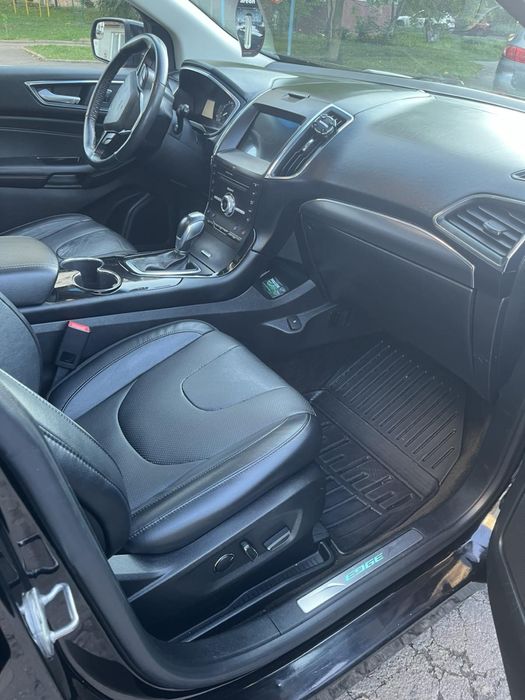 Ford Edge Titanium