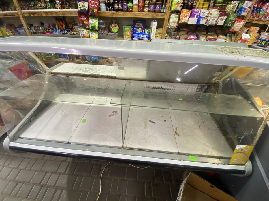 Продам холодильну вітрину
