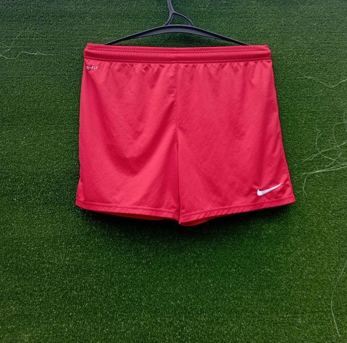 Чоловічі футбольні спортивні шорти nike