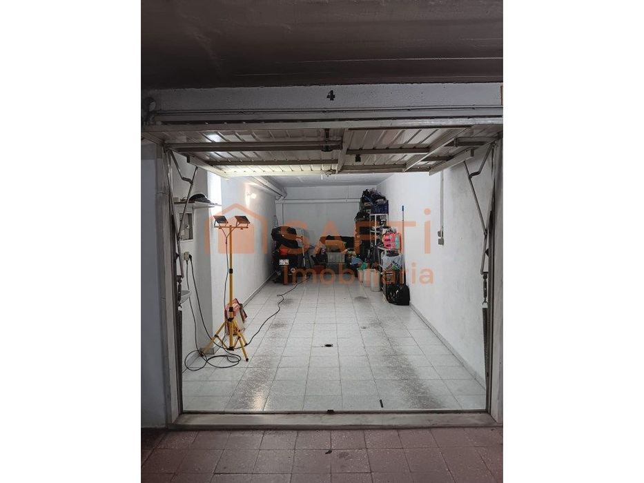 Garagem para venda no centro do Cacém