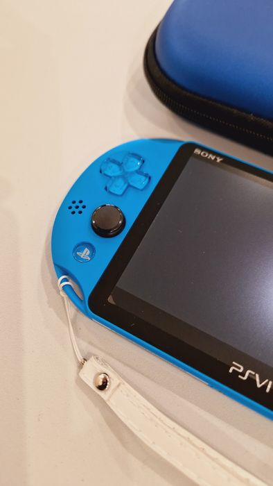 Sony Ps Vita Slim 64гиг 66игр + чехол!