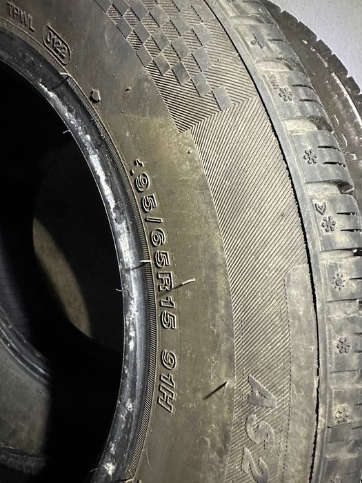 Комплект зимові шини Dunlop та диски 195/65R15