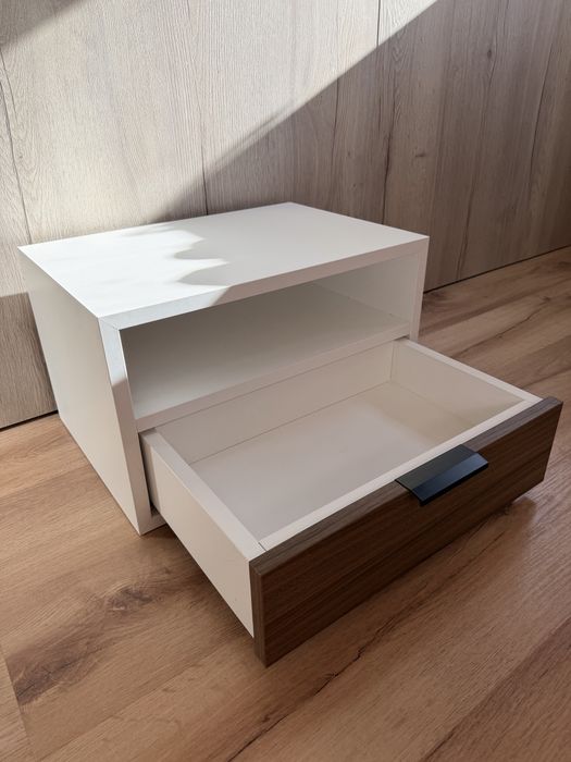 Mesa de cabeceira