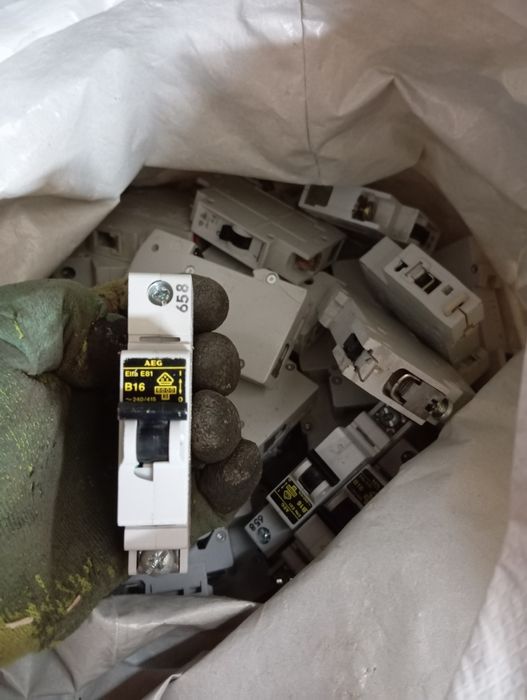 Продам автоматичні перемикачі з Європи на 16а