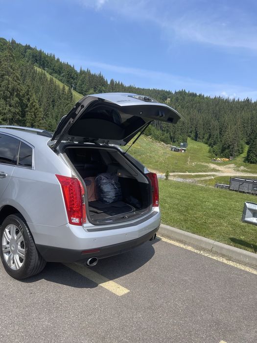 Cadillac srx 2011 року