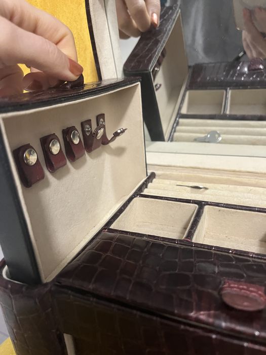 Kuferek na biżuterie