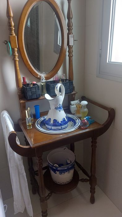 Lavatório Toucador Antigo em Madeira com Espelho