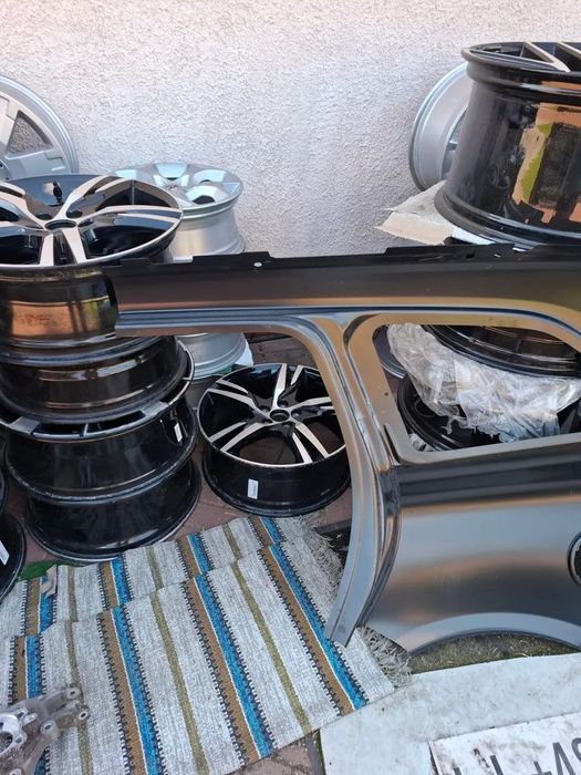 nowy oryginalny prawy tylny błotnik volvo xc60 do 2018r
