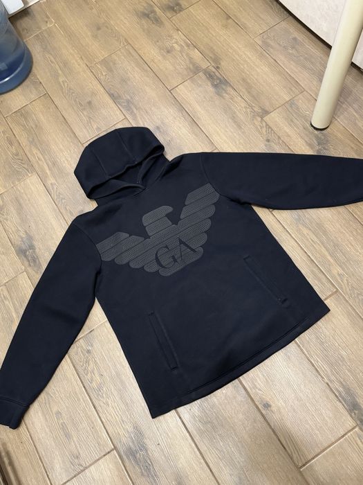 Худи від Armani Emperio