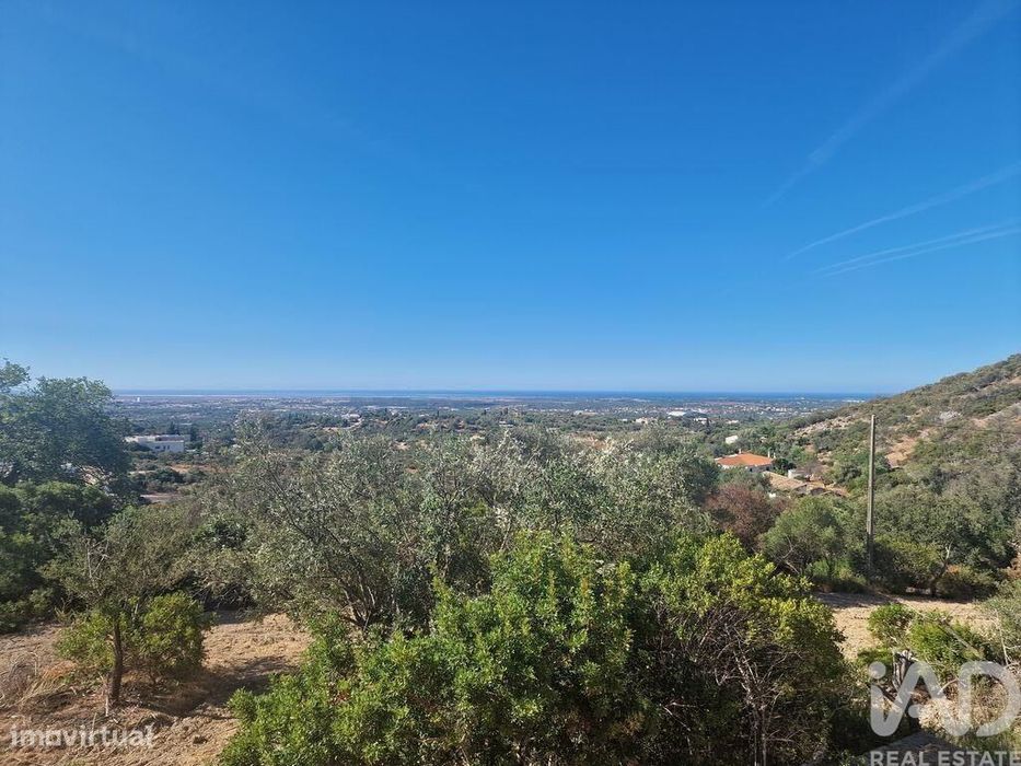 Prédio em Santa Bárbara de Nexe de 175,00 m2