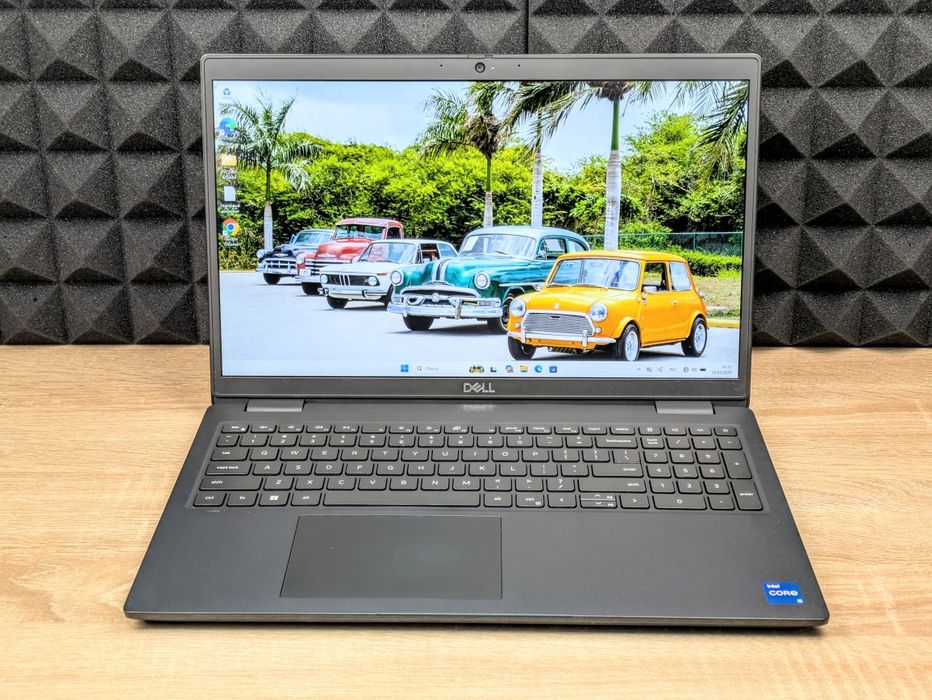 Ноутбук Dell 3520 i5 1135g7 iris xe graphics 2gb 8/512ssd 15.6 Full hd