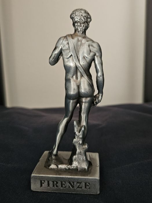 Estátua David Florença