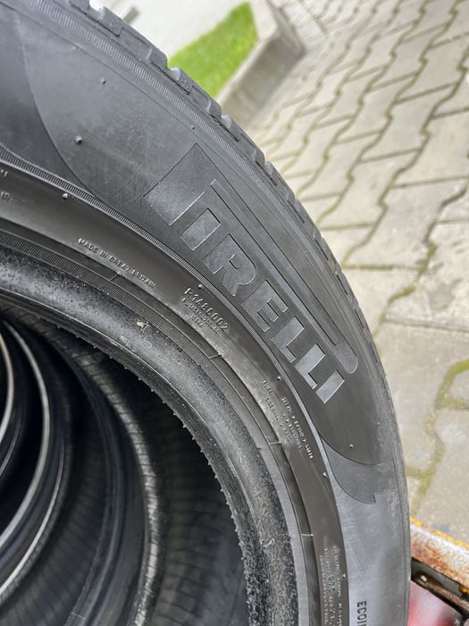 Шини резина зима 235 60 R18 Pirelli 2018р протектор 6.2мм